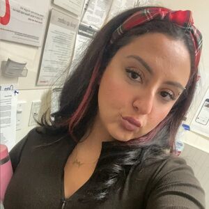 Meet your Posher, Camille